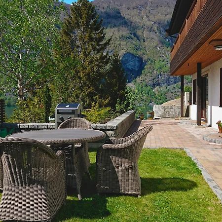 Otnes Fjordside Apartment Aurland Bagian luar foto
