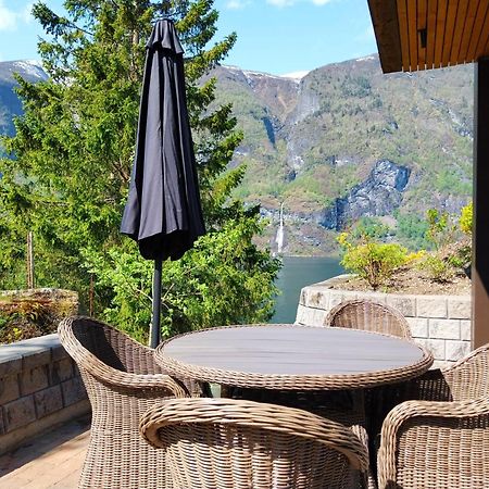 Otnes Fjordside Apartment Aurland Bagian luar foto