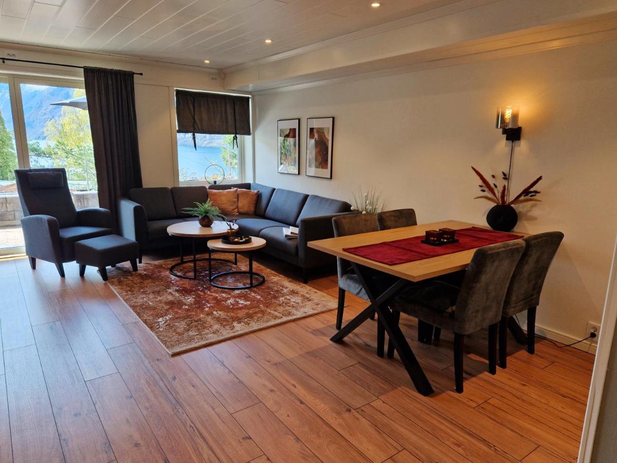 Otnes Fjordside Apartment Aurland Bagian luar foto